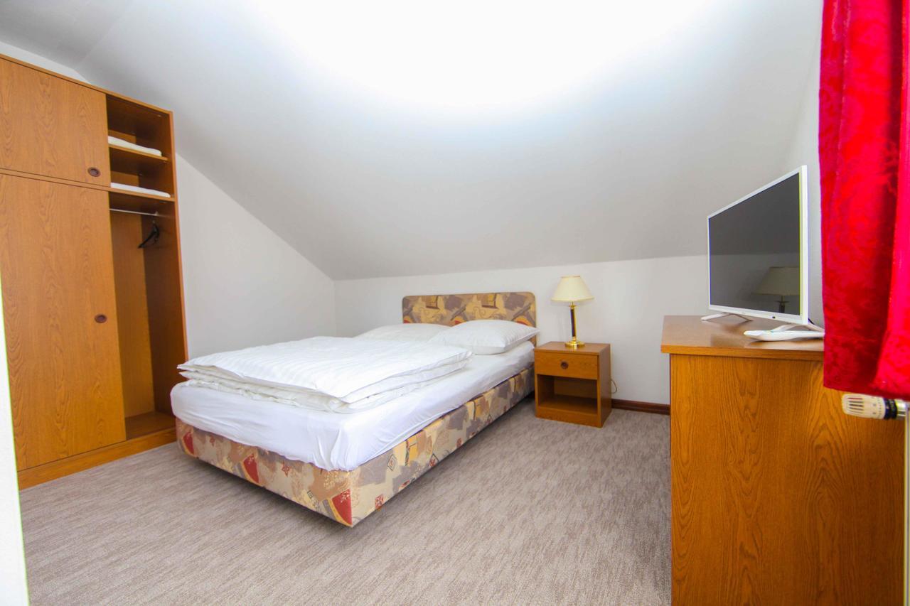 Hard Rock Rooms For Two Livno Buitenkant foto