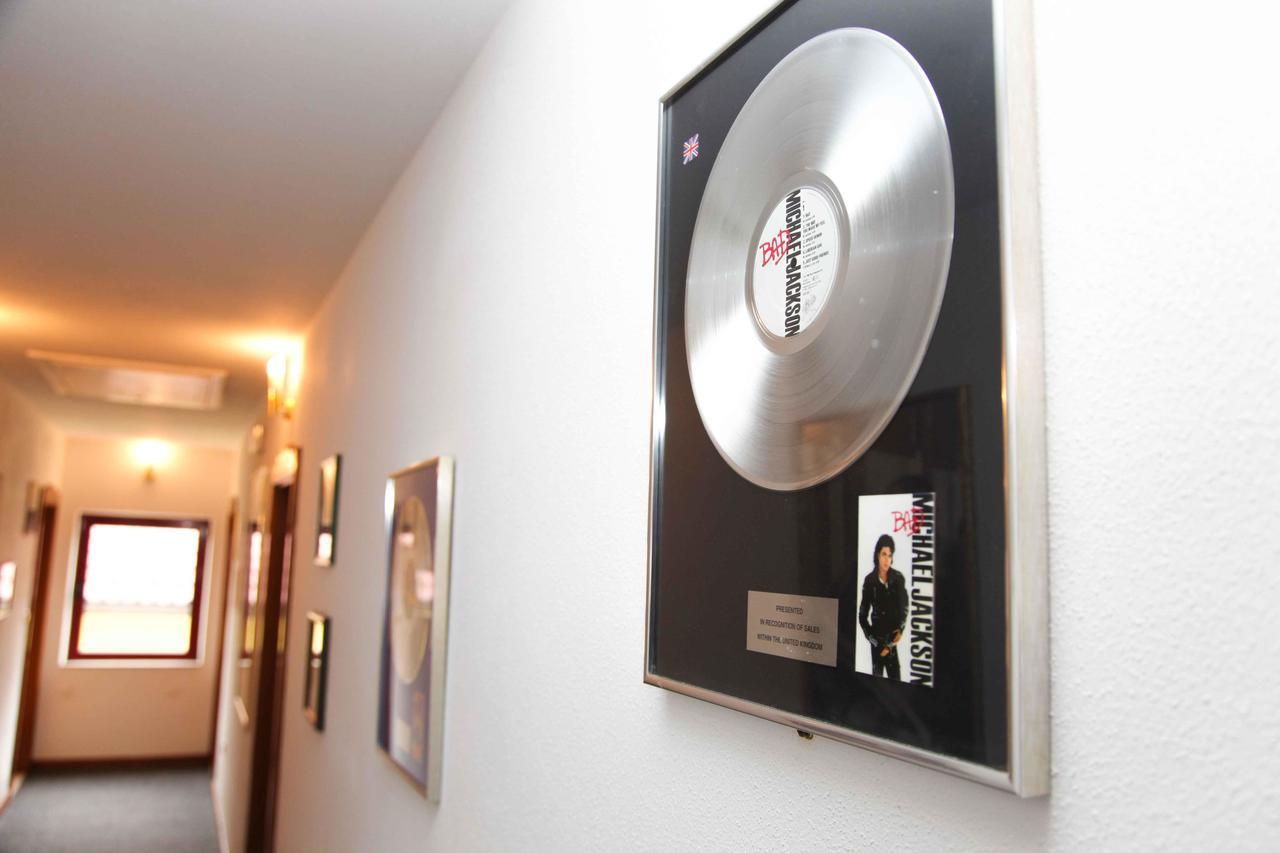 Hard Rock Rooms For Two Livno Buitenkant foto