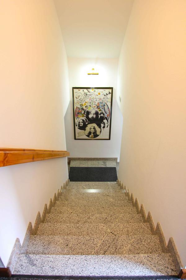 Hard Rock Rooms For Two Livno Buitenkant foto