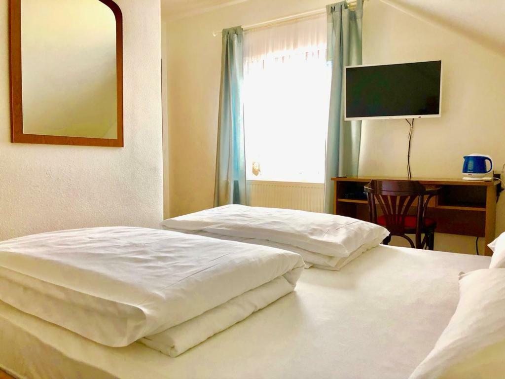 Hard Rock Rooms For Two Livno Buitenkant foto